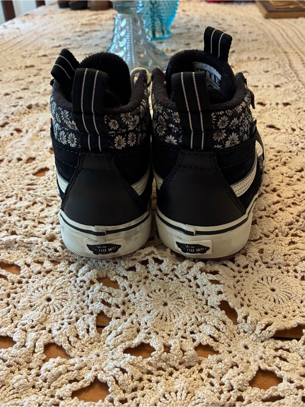 Vans SK8 Hi MTE Black Daisy Print Boot Sneakers - Picture 5 of 9